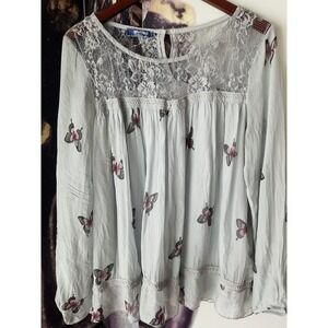 GIULIA Women's Long Sleeve Lace Trim Neckline Silk Overlay Butterfly Blouse sz M